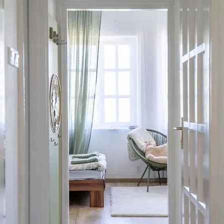Budai Zoldovezet Kozpont, Apartmanhaz, Rendezvenykozpont Es Etterem