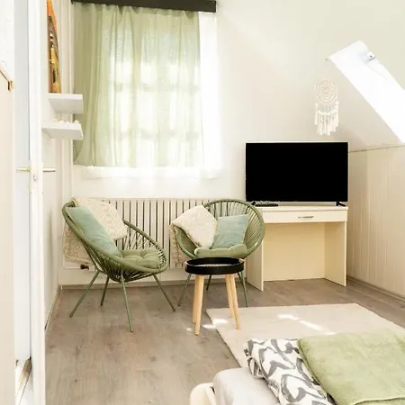 Budai Zoldovezet Kozpont, Apartmanhaz, Rendezvenykozpont Es Etterem Apartment Budapest
