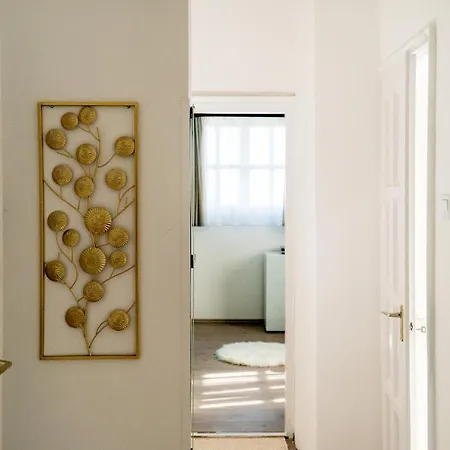 Budai Zoldovezet Kozpont, Apartmanhaz, Rendezvenykozpont Es Etterem Apartment
