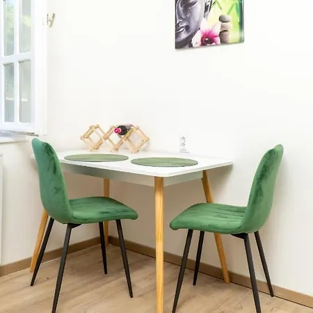 Apartment Budai Zoldovezet Kozpont, Apartmanhaz, Rendezvenykozpont Es Etterem