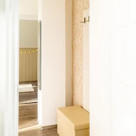 Budai Zoldovezet Kozpont, Apartmanhaz, Rendezvenykozpont Es Etterem *